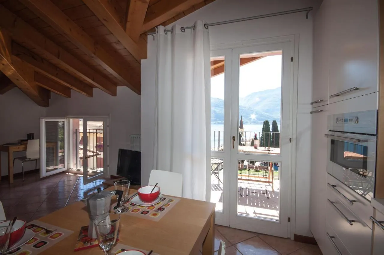 Casa Del Sole - Sleeps 4 With Shared Pool Villa Pianello Del Lario Italy