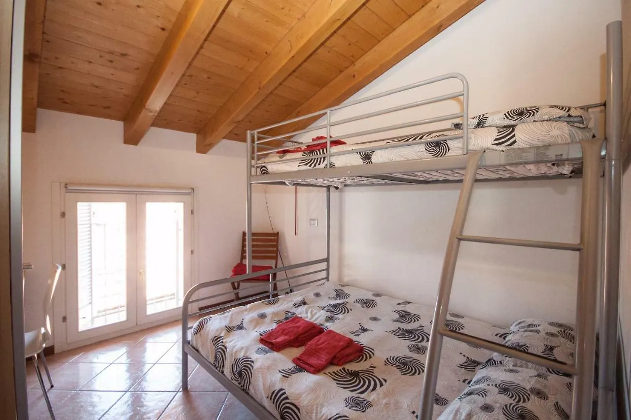 Casa Del Sole - Sleeps 4 With Shared Pool Villa Pianello Del Lario